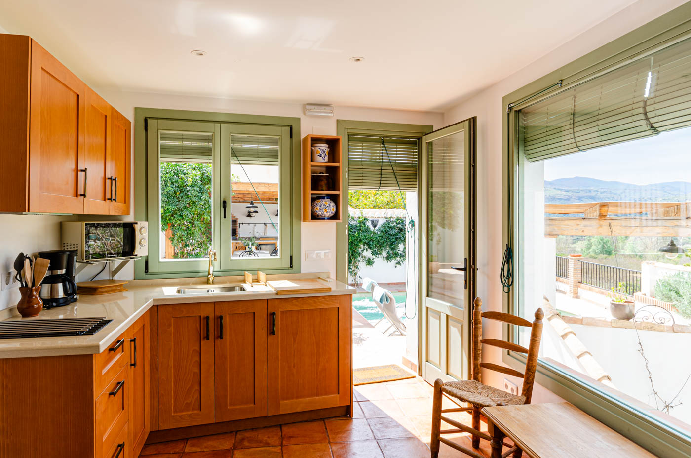 El anexo cuenta con una pequeña cocina adicional